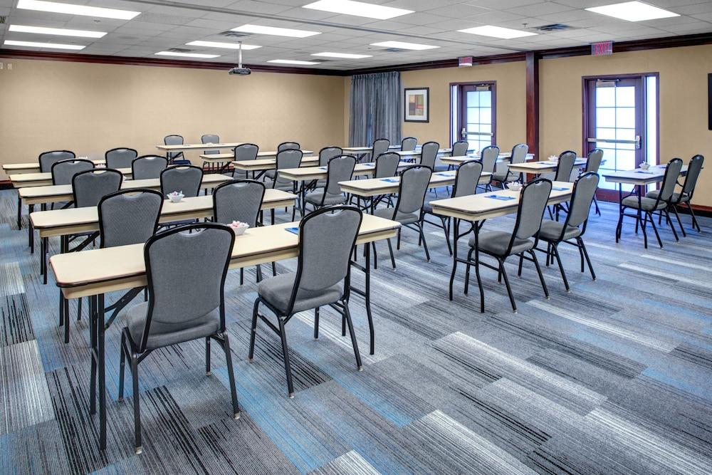 Отель Hyatt House Fishkill-Poughkeepsie Экстерьер фото