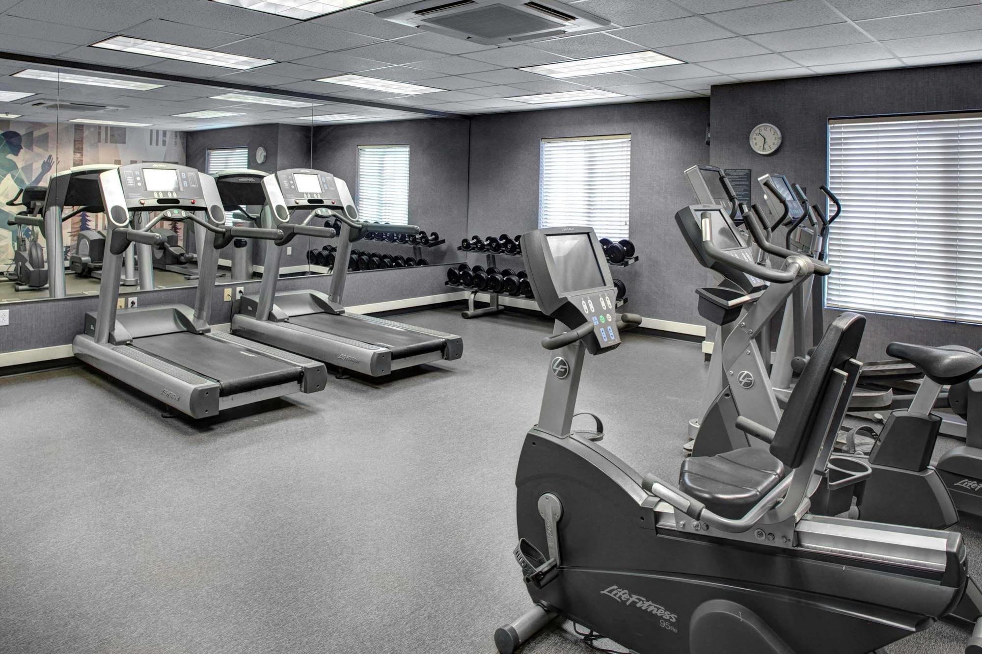 Отель Hyatt House Fishkill-Poughkeepsie Экстерьер фото